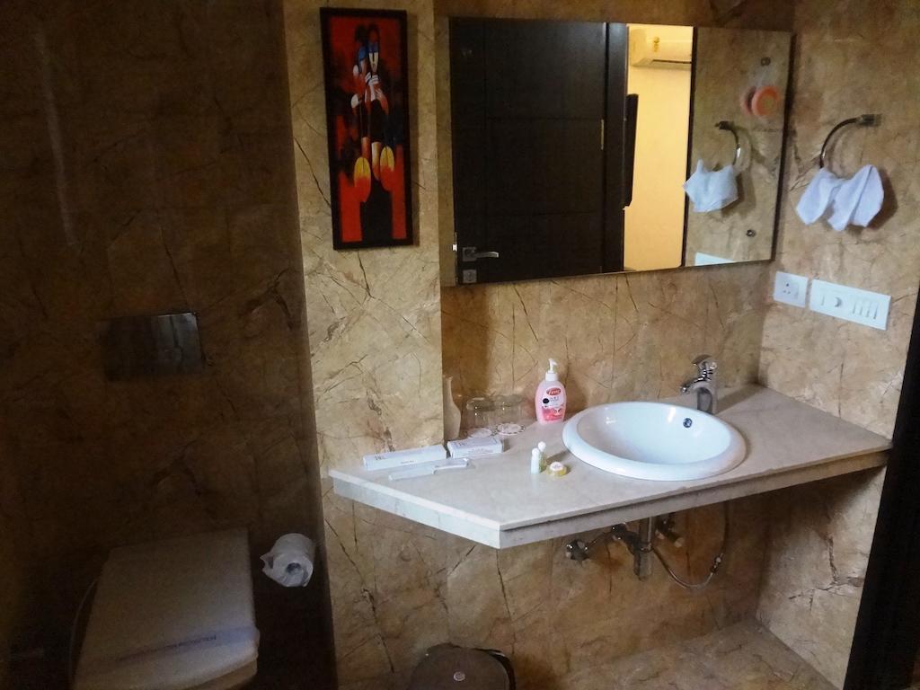 Отель Rr Residency Дели Экстерьер фото